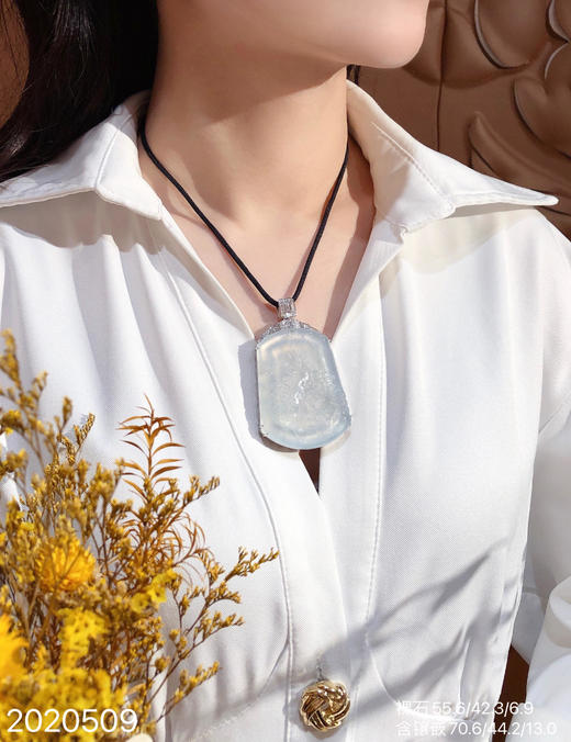 2020509，玻璃山水牌吊坠。具体价格微信咨询 商品图4