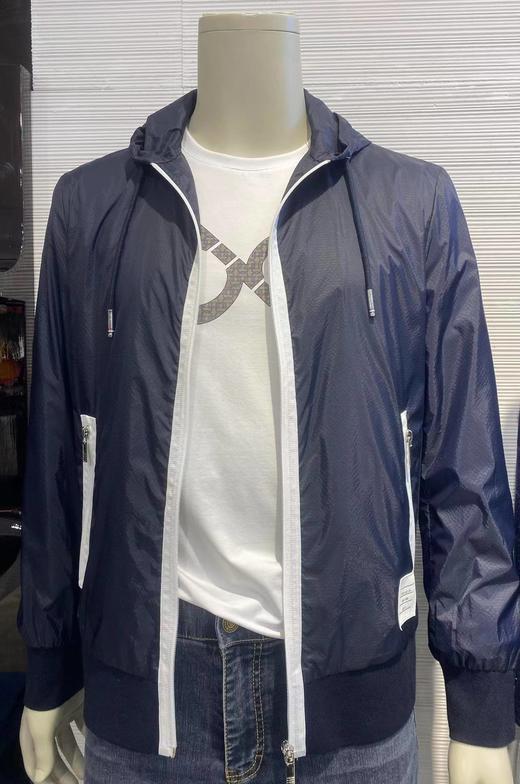 威凯尼 男休闲茄克 商品图0