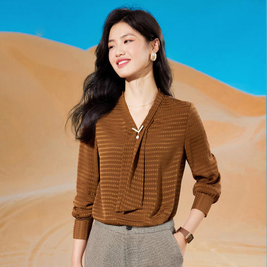 法式优雅飘带雪纺衬衫女春秋新款设计感小众V领通勤职业免烫衬衣 MGG-XMYXXN-22652 商品图1