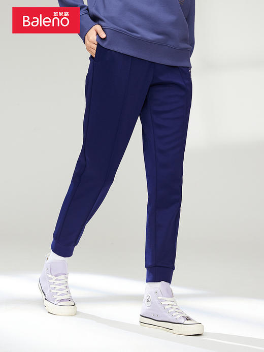 班尼路秋冬新款潮牌休闲运动卫裤女字母印花修身显瘦束脚街头长裤 商品图0