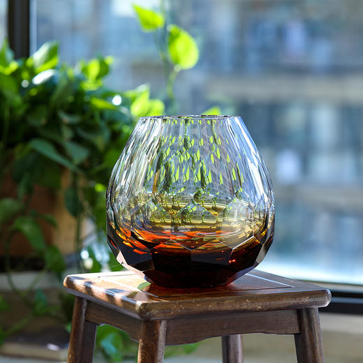 精品 磨刻钻石切面玻璃花瓶 商品图1