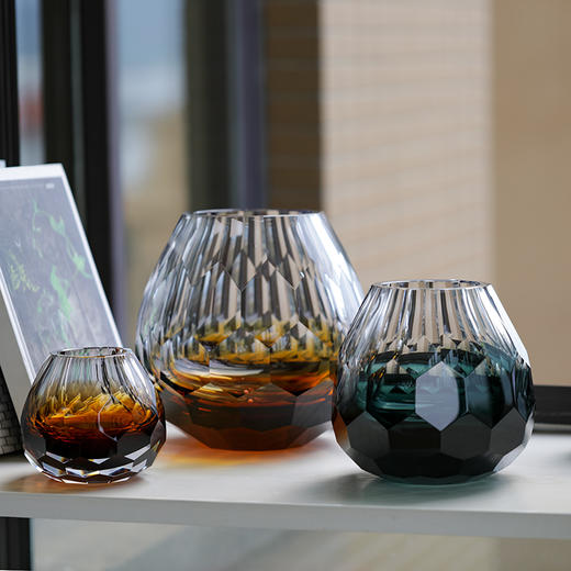 精品 磨刻钻石切面玻璃花瓶 商品图0