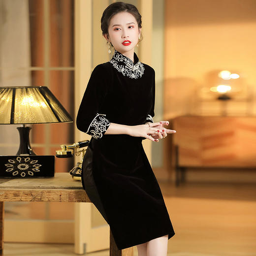 AYK-QF-200506平绒绣银丝黛七分袖旗袍立领修身中旗袍秋国风女装复古连衣裙 商品图2