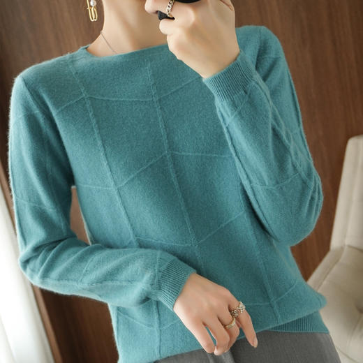 QHJY-JY21961秋冬新款大码女装韩版针织衫纯色方格圆领打底衫包芯纱毛衣女 商品图5