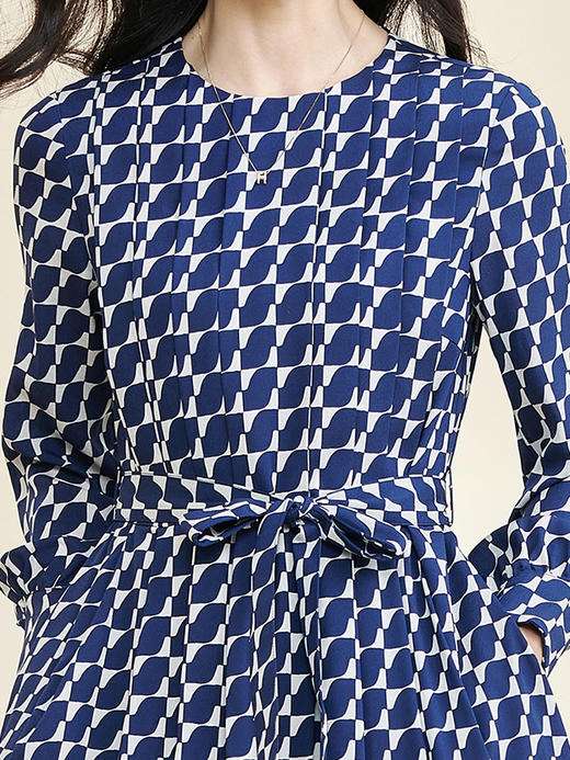 剩S 米思阳2024秋季新款时尚印花宽松长袖大摆裙系带中长款连衣裙2914 商品图4