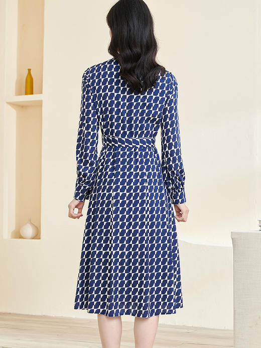 剩S 米思阳2024秋季新款时尚印花宽松长袖大摆裙系带中长款连衣裙2914 商品图3