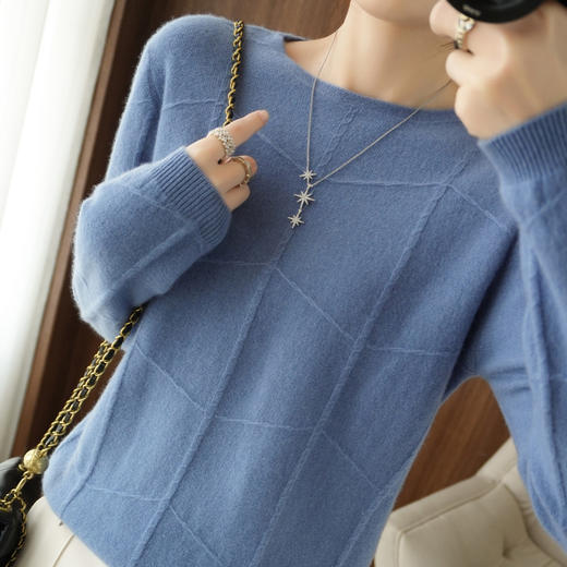 QHJY-JY21961秋冬新款大码女装韩版针织衫纯色方格圆领打底衫包芯纱毛衣女 商品图2