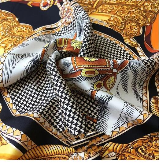 【云意轩】经典皇室骏马图 真丝丝巾 手工卷边 奢华高贵 造型多变 100%桑蚕丝 赠送高档礼盒 商品图2