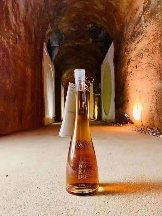 永远不会坏的收藏！西班牙宫廷酒！Decanter97分！WEI一使用日晒法的酒庄！2018年西班牙葡萄酒大赛金奖！时间的秘密——西班牙卢埃达产区阿尔贝托酒庄朵拉多黄金白葡萄酒 商品图0