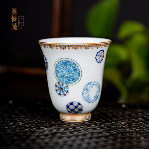 青花斗彩描金皮球花金钟杯 商品图0