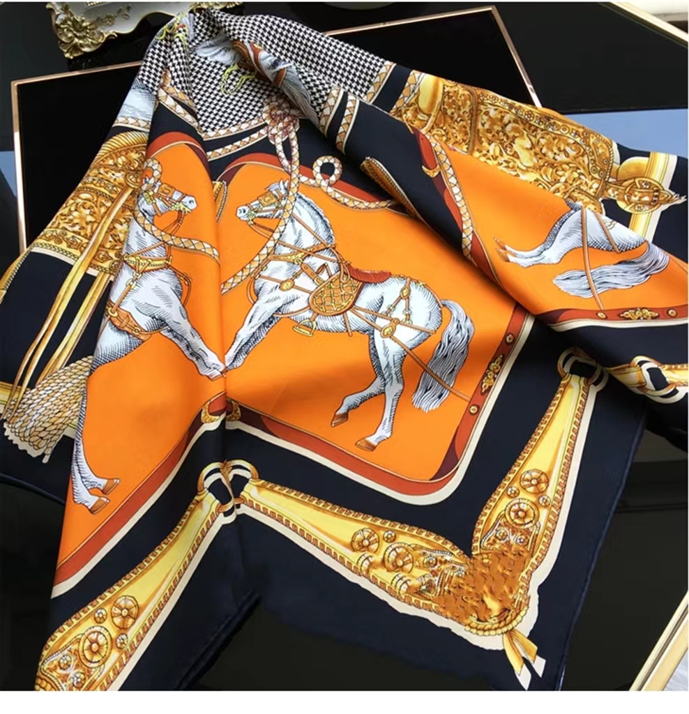 【云意轩】经典皇室骏马图 真丝丝巾 手工卷边 奢华高贵 造型多变 100%桑蚕丝 赠送高档礼盒