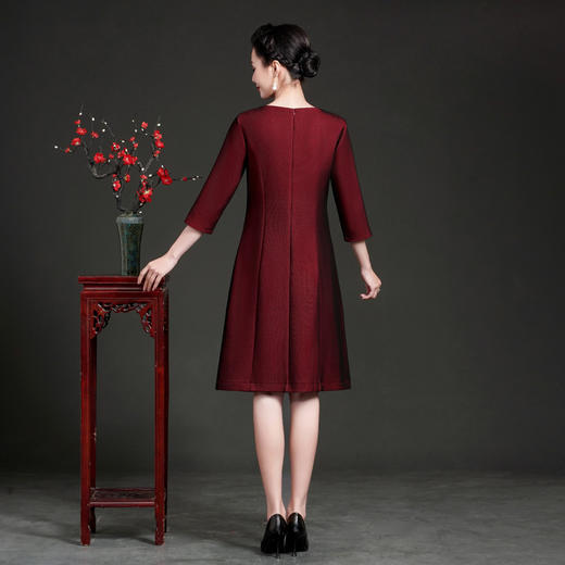 妈妈婚庆婚宴礼服 高贵优雅显瘦时尚喜婆婆妈妈婚宴礼服TQ8802 商品图3