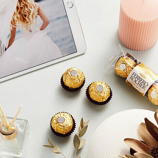 费列罗(FERRERO)榛果威化糖果巧克力48粒礼盒装600g 商品图3