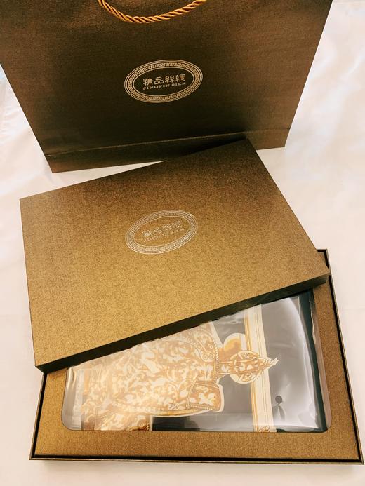 【云意轩】经典皇室骏马图 真丝丝巾 手工卷边 奢华高贵 造型多变 100%桑蚕丝 赠送高档礼盒 商品图7