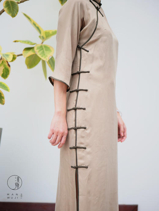 铜氨丝【縑 緗】包边连肩袖旗袍 商品图5