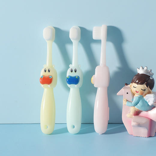 [日用百货】新款卡通牛宝宝糖果色宝宝婴儿软毛牙刷 儿童软毛牙刷 商品图1