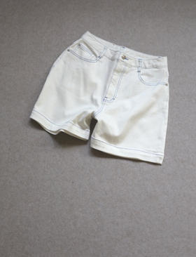 简单粗暴的 哈！女段 S Mccartney 蓝色明线 高腰+A裤筒 短裤