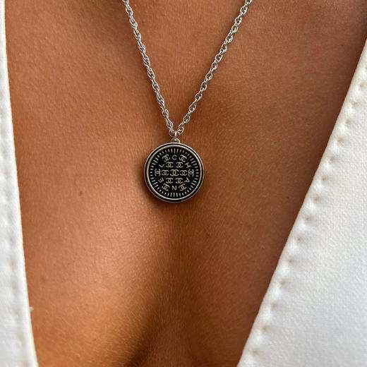 北京仓｜Gigi Paris-Chanel-黑色 中古纽扣 项链［法国设计师］ 商品图3