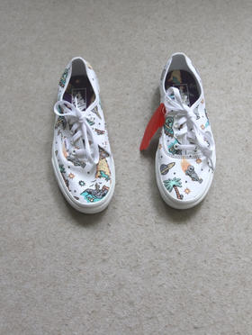 简单粗暴的 哈！女段 滑板老万 Authentic 合作款 低帮款 帆布鞋