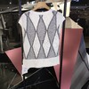 黑白棱格针织背心 商品缩略图1
