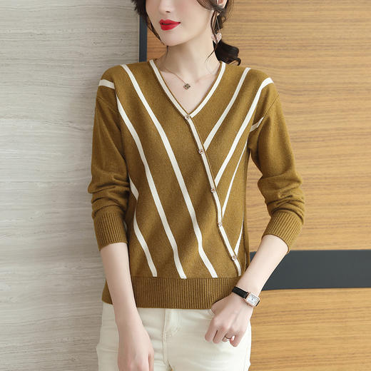 洋气薄款打底衫，V领假两件条纹上衣CC-101-1257 商品图2
