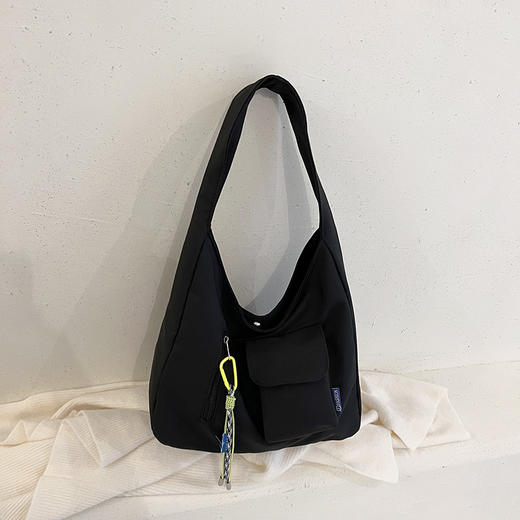 新款上架！尼龙布纯色简约手提包，秋冬新款洋气，今年流行小清新休闲包女包，给你不一样的时尚感！爆款热卖 商品图3