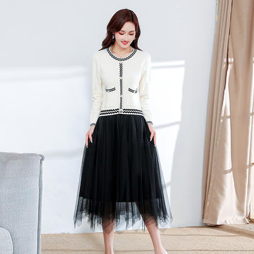 YWE 22X4502网纱拼接长袖针织连衣裙 商品图1