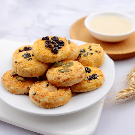 马来西亚进口 麦阿思小熊松脆坚果曲奇饼干礼盒400克 早餐零食 商品图4