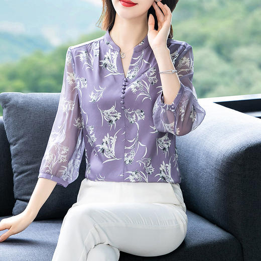 V领优雅气质，印花短袖仿真丝上衣KQL-N9227 商品图1