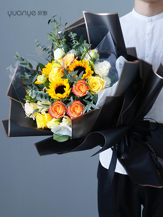 向日葵玫瑰混搭花束 商品图0