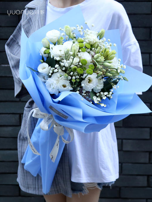 白桔梗满天星混搭花束 商品图0