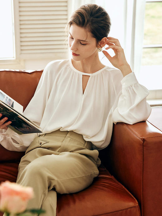 OLrain欧芮儿法式白色雪纺蕾丝衫女早秋2022新款减龄洋气镂空小衫 商品图3