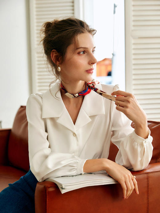 欧芮儿白色翻领衬衫女秋季2022新款宽松显瘦时尚法式复古长袖上衣 商品图0