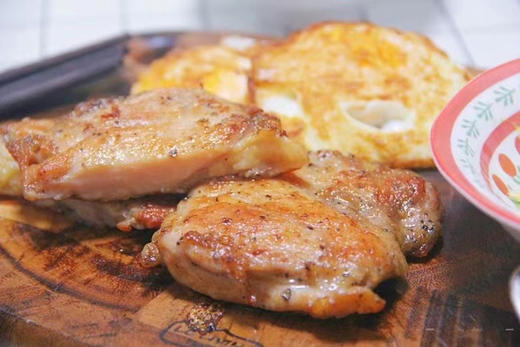 鸡扒中的天花板，秘制黑椒，原味鸡腿扒，优质蛋白质新鲜冷冻鸡腿排去骨半成品散养土鸡肉，只取鸡腿上肢部位，肉质鲜嫩多汁，口感好！ 商品图6