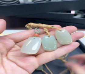 和田玉水青吊坠-无事牌 商品图1