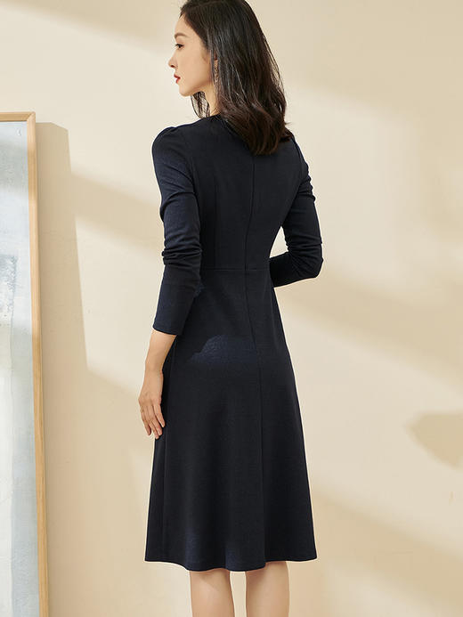 剩M 米思阳轻熟风V领性感连衣裙心机设计感2022新款修身小众裙子1992 商品图3