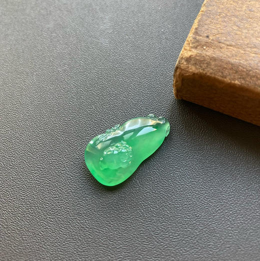 玻璃种阳绿翡翠福袋呱呱来财 商品图1