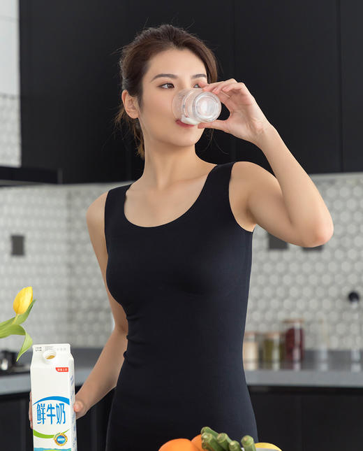 爱慕牛奶带杯垫无痕背心 商品图0