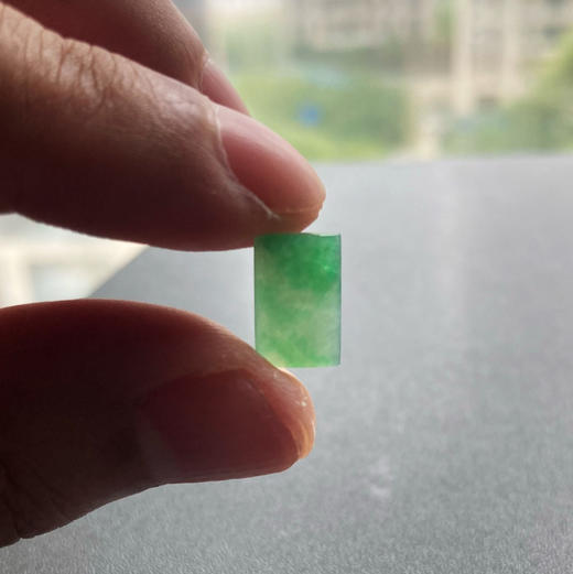 玻璃种和阳绿翡翠无事牌戒面 商品图7