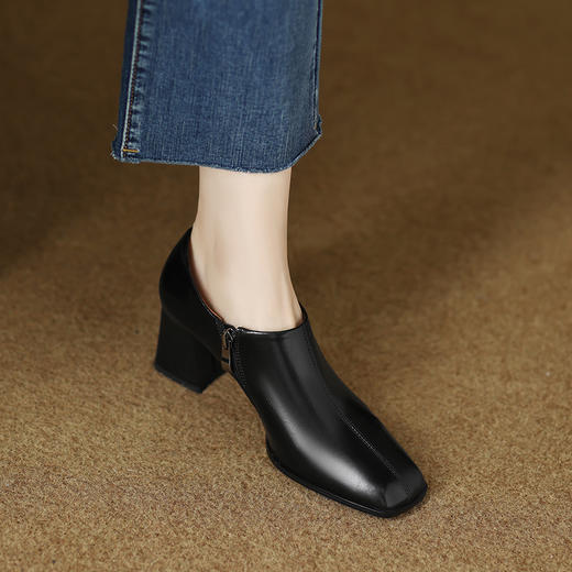 秋冬复古，内侧拉链好进脚里外全皮方头粗跟裸靴【预售7天】DB-M5372 商品图11