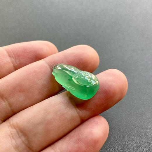 玻璃种阳绿翡翠福袋呱呱来财 商品图5