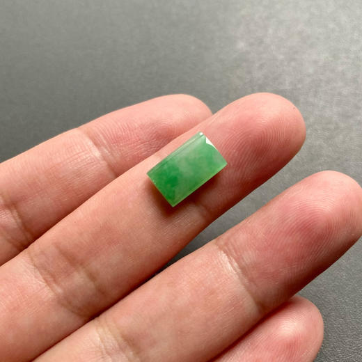 玻璃种和阳绿翡翠无事牌戒面 商品图6