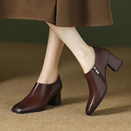 秋冬复古，内侧拉链好进脚里外全皮方头粗跟裸靴【预售7天】DB-M5372 商品图2