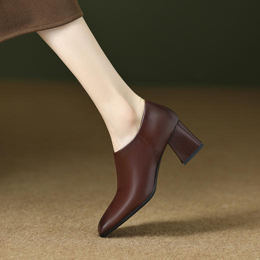 秋冬复古，内侧拉链好进脚里外全皮方头粗跟裸靴【预售7天】DB-M5372 商品图5