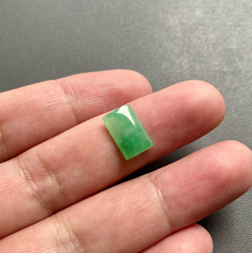 玻璃种和阳绿翡翠无事牌戒面 商品图5