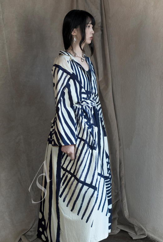 Daniela Gregis  米黄拼深蓝不规则图案长外套 商品图2