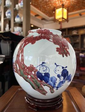 青花釉里红欢乐时光赏瓶