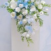 百合，蝴蝶兰蓝色系讲台插花 商品缩略图0