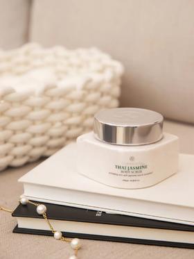 细腻温和，用完皮肤又软又滑，味道超好闻 