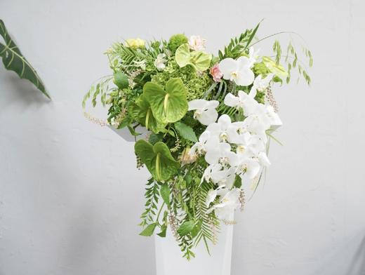 《生命力》高级白绿色讲台插花 商品图2